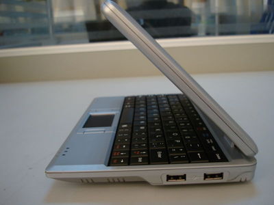 7寸銀色上網本 計算機硬件與網絡設備行業的新商機