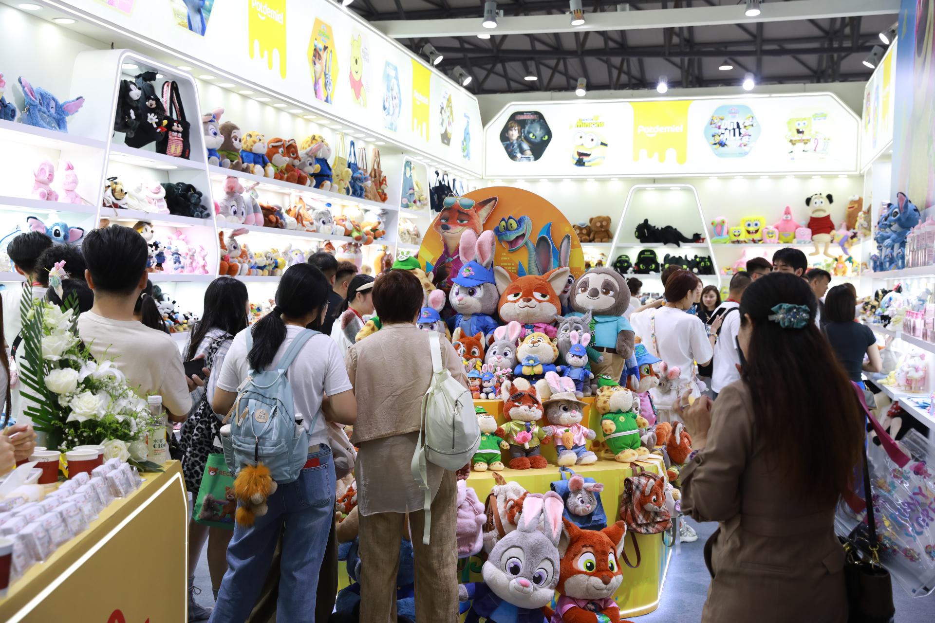 “AI+IP”雙重賦能，東莞茶山潮玩閃耀中國玩協(xié)四展，探索玩具銷售新紀(jì)元